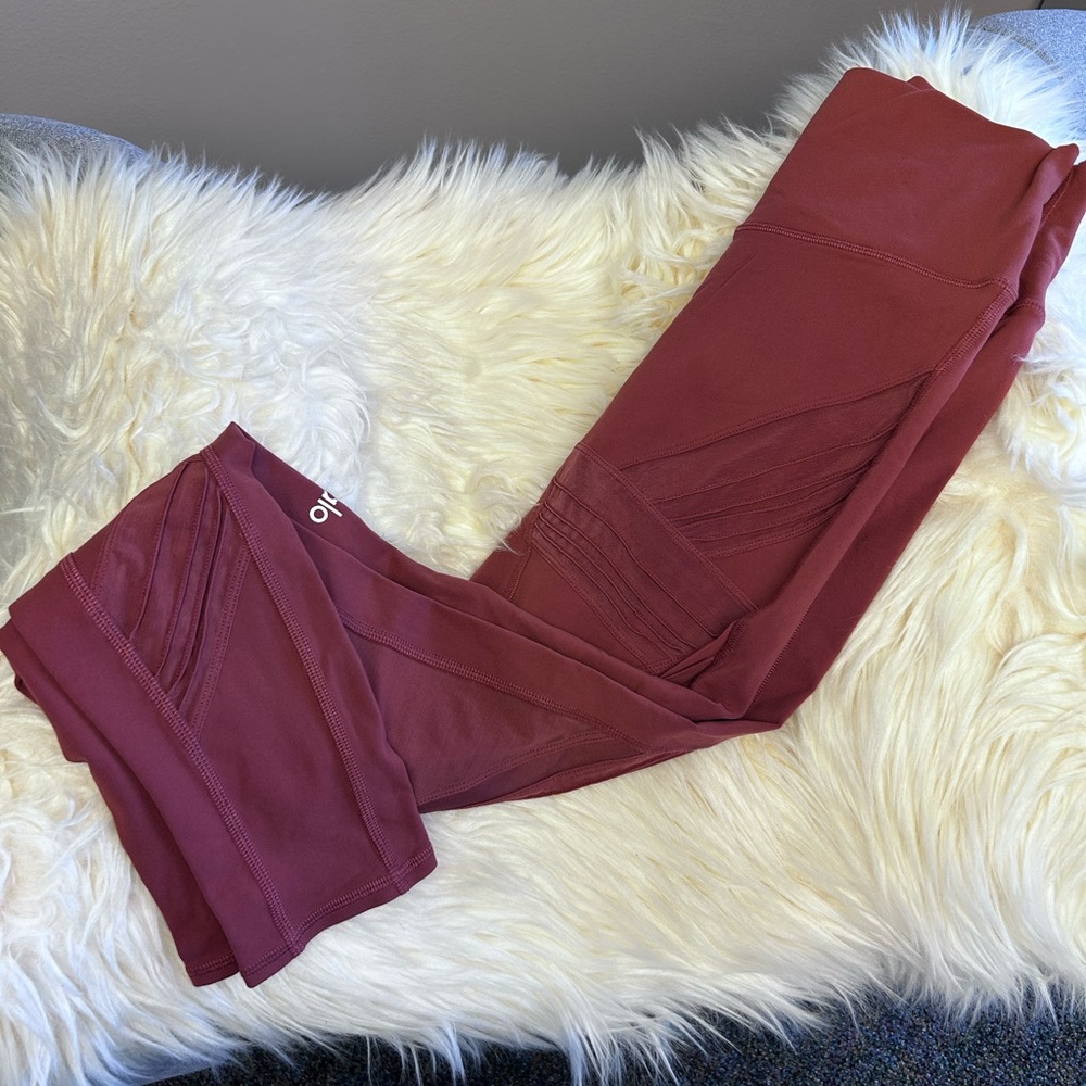 Alo high waisted Moto legging in Med rose quarts